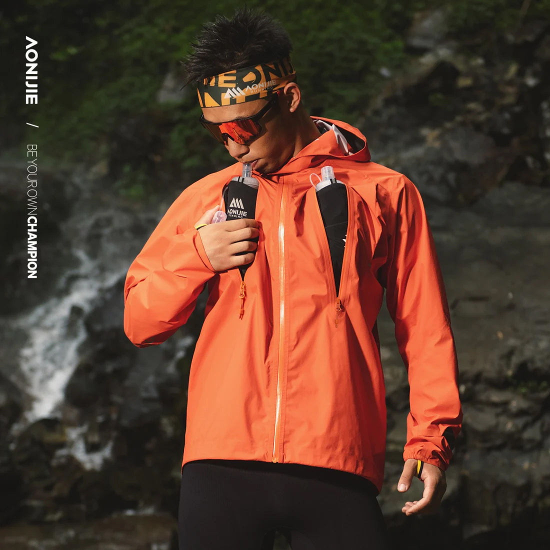 Chaqueta impermeable AONIJIE Pack-Fit 10K