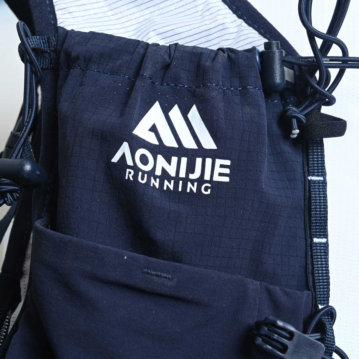 Chaleco AONIJIE PRO 15L - negro